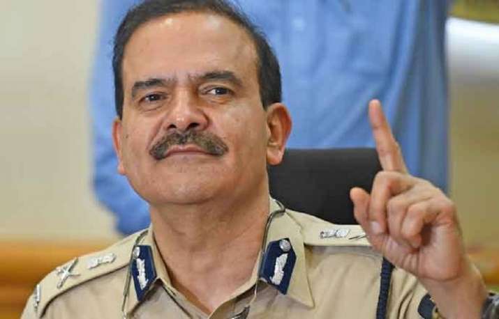maharashtragovtsuspendsformermumbaipolicecommissionerparambirsinghwithimmediateeffect