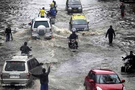 lifereturningtonormalcyinmumbaiafterheavyrain