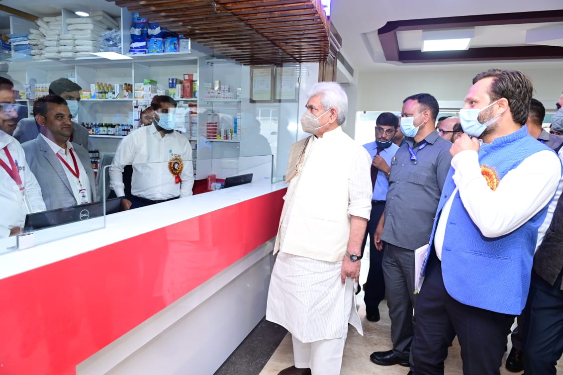 lgmanojsinhainaugurates150bedsuperspecialityhospitalinnowgam