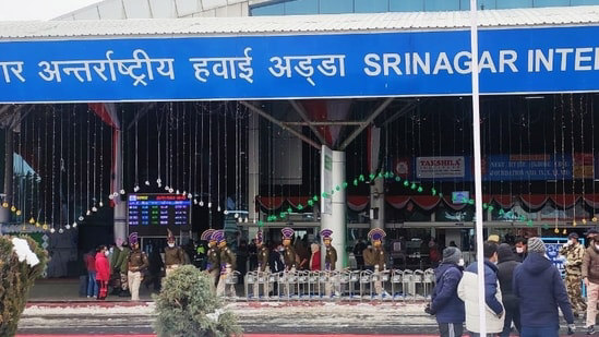 2 US national held at Srinagar airport after satellite phone found in luggage, probe underway