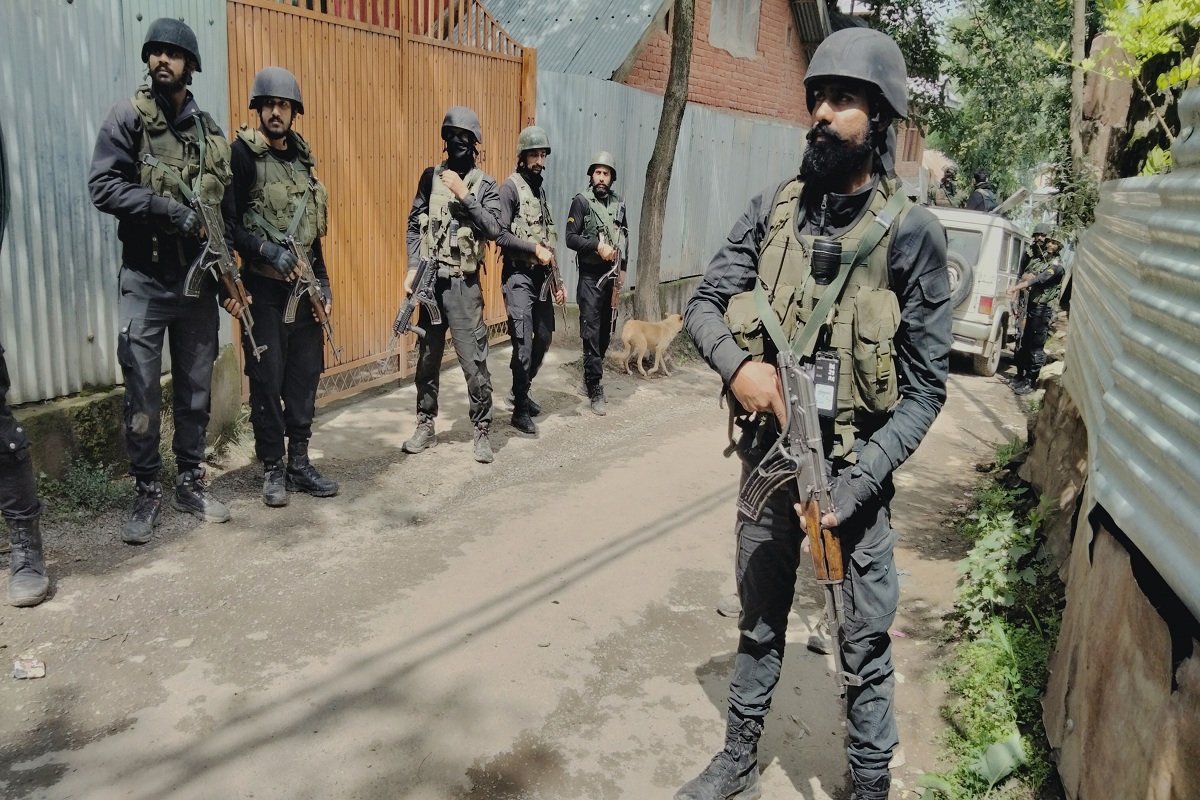 encounterbreaksoutbetweensecurityforcesterroristsinjk’sshopian