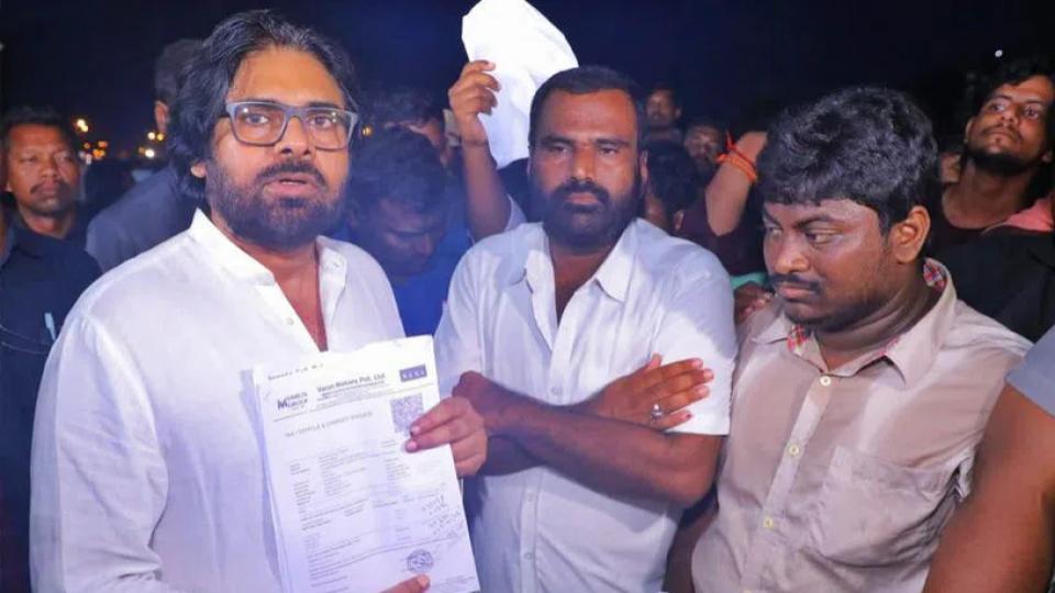 unfairtoaskandhracabbiestoleavehyderabadsayspawankalyan