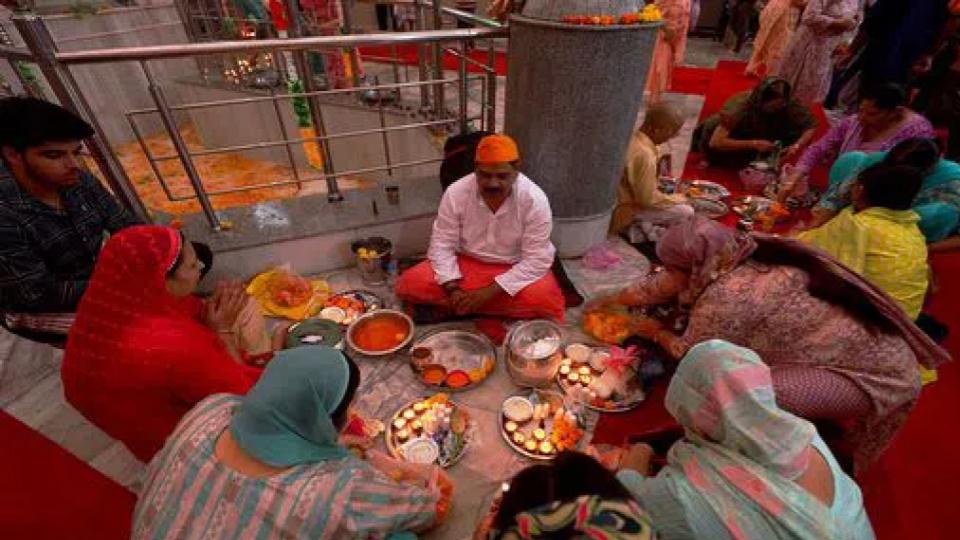 Hundreds of Kashmiri Pandits gather at Mata Kheer Bhawani temple for annual mela