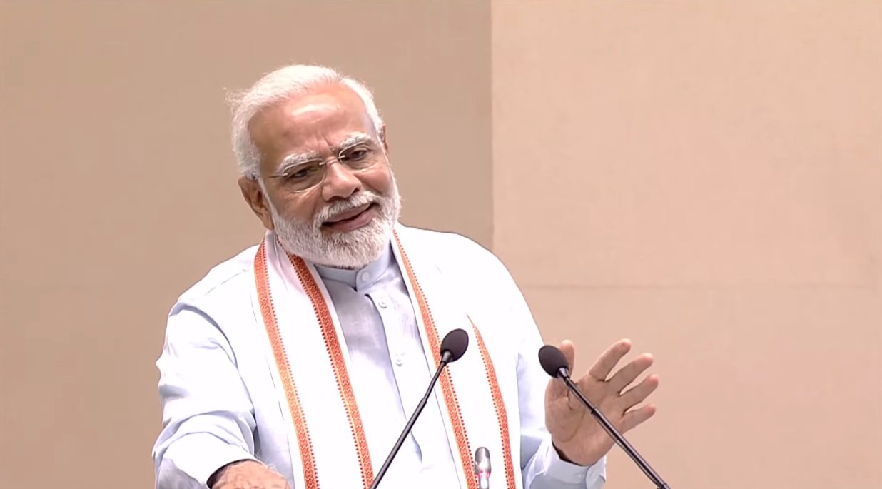 socialjusticemeanseverysectionofsocietyshouldgetequalopportunity:pmmodi