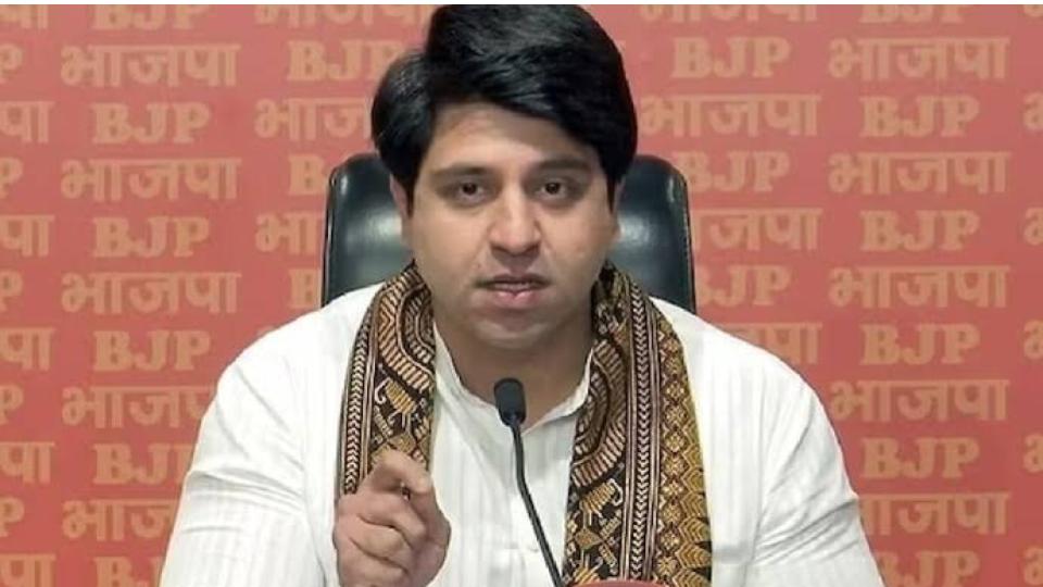 BJP National Spokesperson Shehzad Poonawalla Quits Party