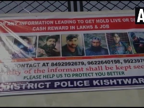 jk:policereleasespicturesof‘wantedterrorists’inkishtwarannouncesrewardforinformation