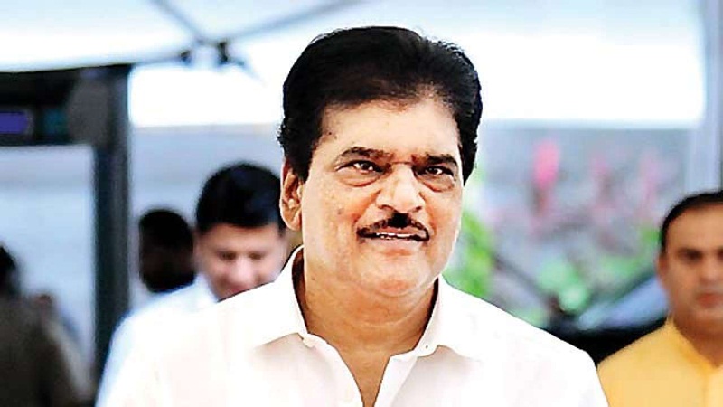 shivsenaministerdeepaksawanthassubmittedhisresignationtopartypresidentuddhavthackeray