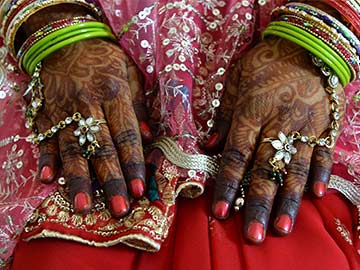 mp:panchayatfixesmarriageofgirl5withboy8aspunishmenttofather