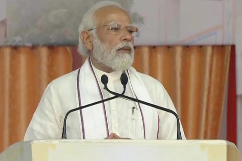 pmmodidedicatesandlaysfoundationstoneformultipledevelopmentprojectsingujarat
