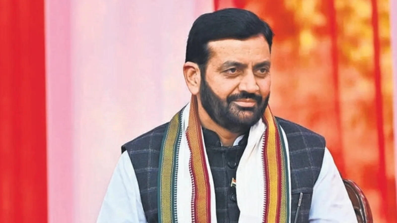 haryanacmnayabsainireviewsdapfertilizeravailabilitywithagricultureofficialsinchandigarh