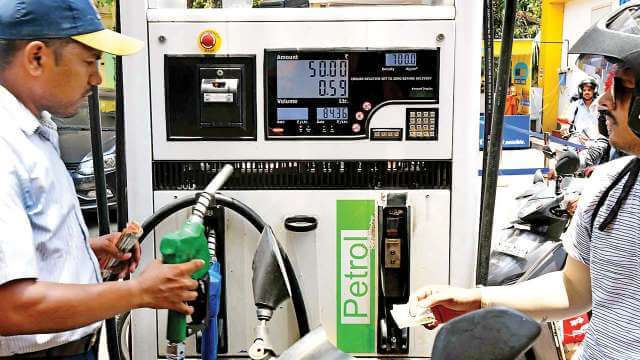 kolkataintroducesnohelmetnofuelrulefor2wheelercommutersfromdec8