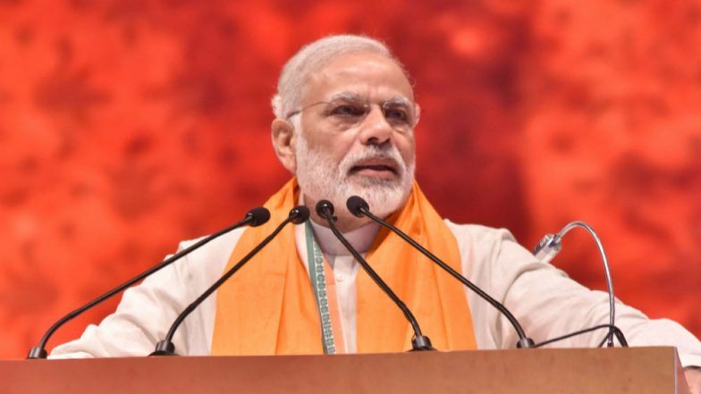 pmmodihandsoverkeystobeneficiariesofgovthousingschemeinmaharashtra