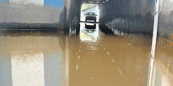 doctordrownsafterhercargetsstuckinwaterfilledsubwayinpudukkottaitamilnadu