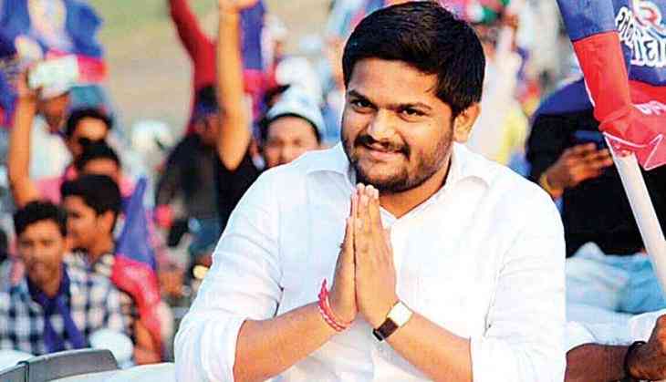 hardikpateljoinscongressinpresenceofrahulgandhi