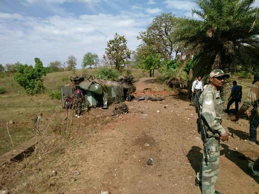 12securitypersonnelinjuredinalandmineblastatkuntaborderingtelangana