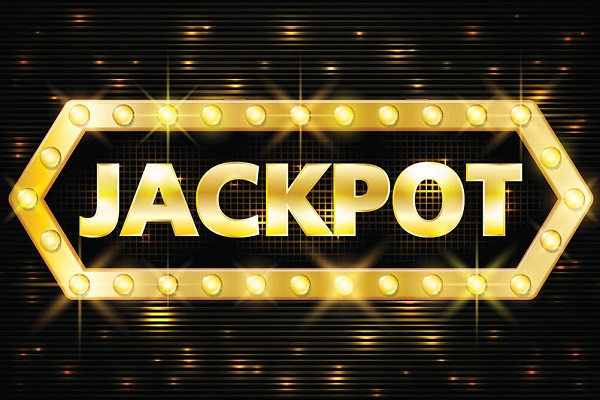 keralaautodriverhitsjackpotwinsrs12croreinlottery