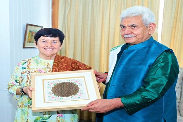 jklgmeetsambassadorofczechrepublicatrajbhawansrinagar