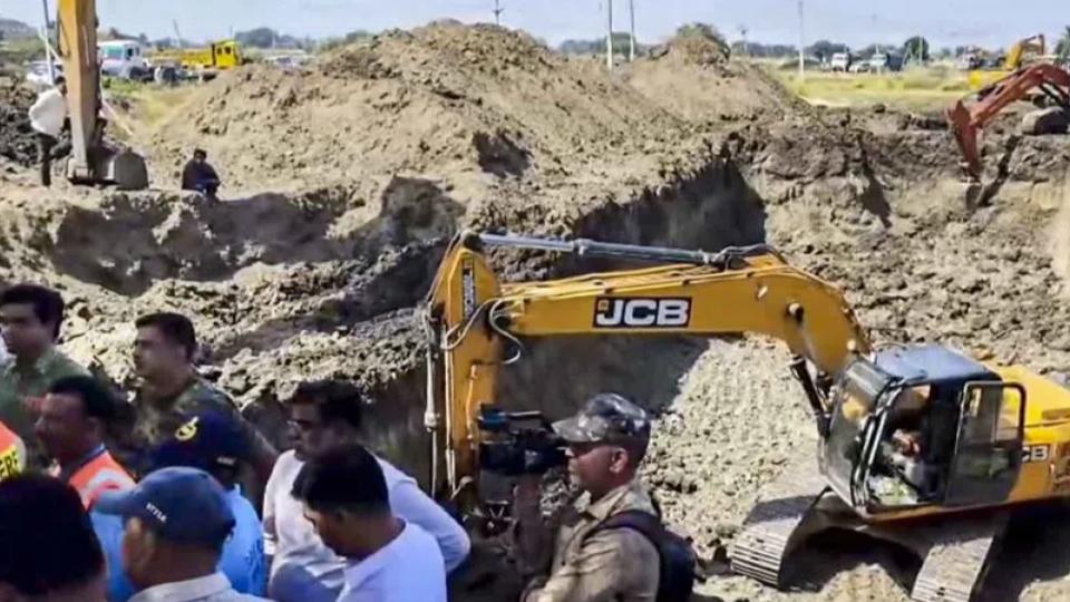 2.5-year-old boy dies after 23-hour rescue effort Ujjain borewell tragedy