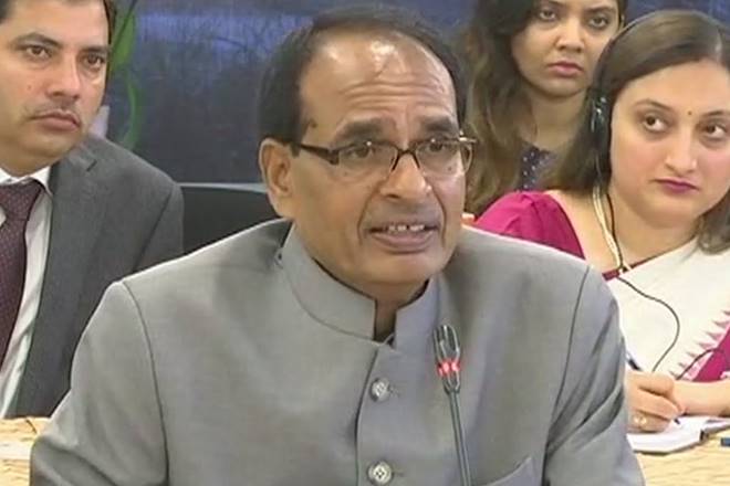 shivrajsinghchouhandineswithadivasisinturra