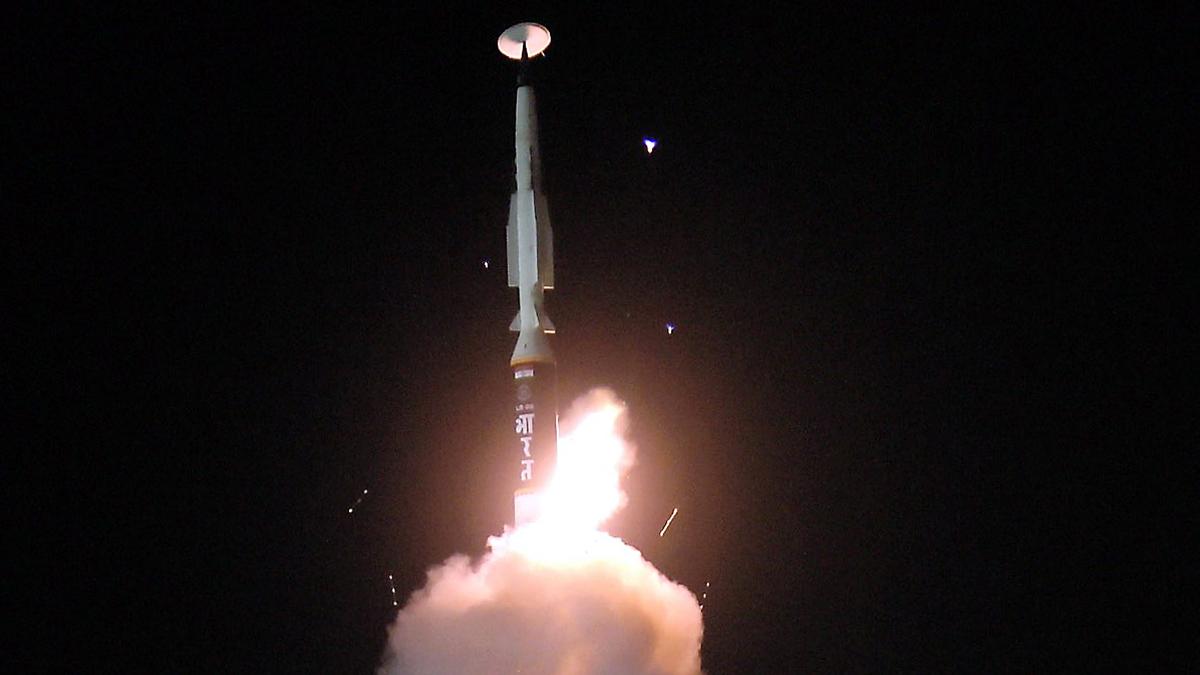 indiasuccessfullyconductsflighttestoffirstlongrangehypersonicmissileoffthecoastofodisha