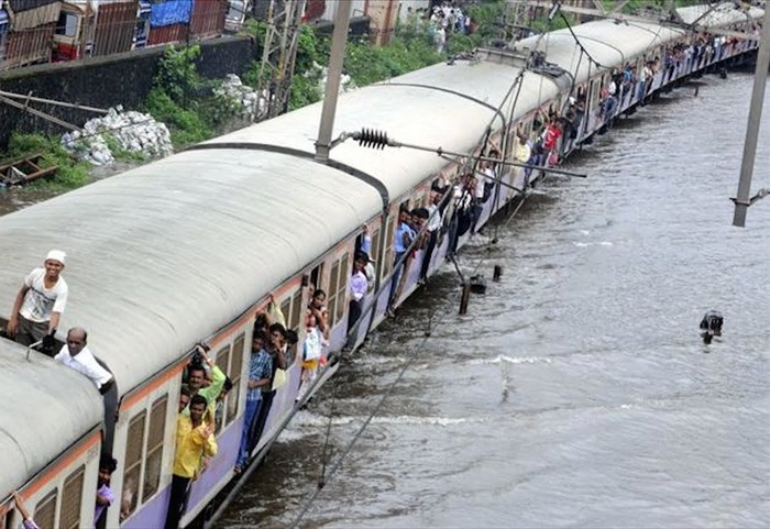 rainslashmumbaislowsdownrushhourtraffic