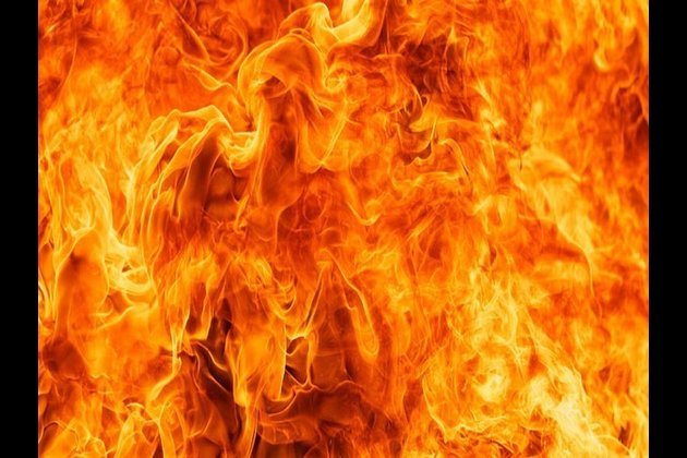 minorfireatbuildinginkarolbagh