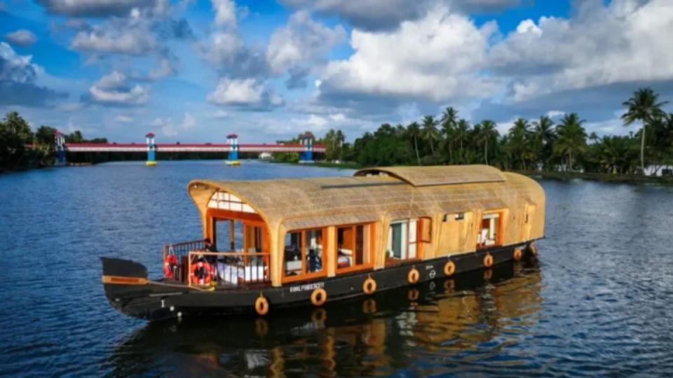 andhrapradeshgovtplansforultraluxurycruiseboatstoboosttourism