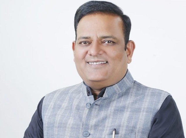 raajkumaranandtakesoathasdelhiminister