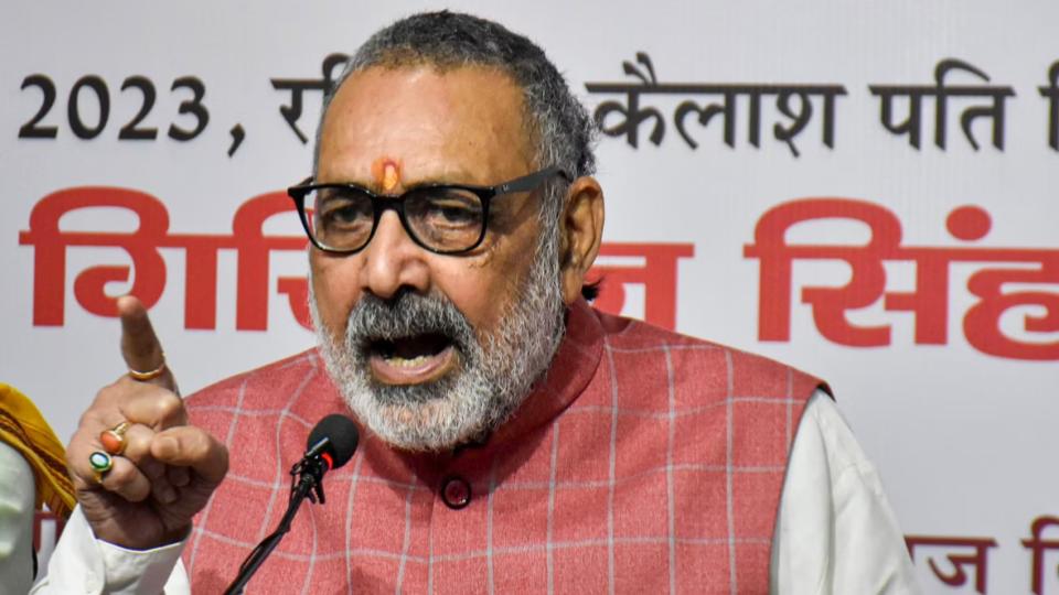 Congress slits throat of Hindus for Muslims,Giriraj Singh