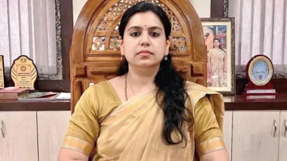 Former IAS Officer Divya Announces Independent Political Entry
