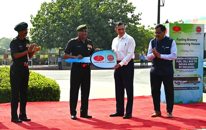 Indian Oil Hands Over Green Hydrogen Fuel Cell Bus To Indian Army 