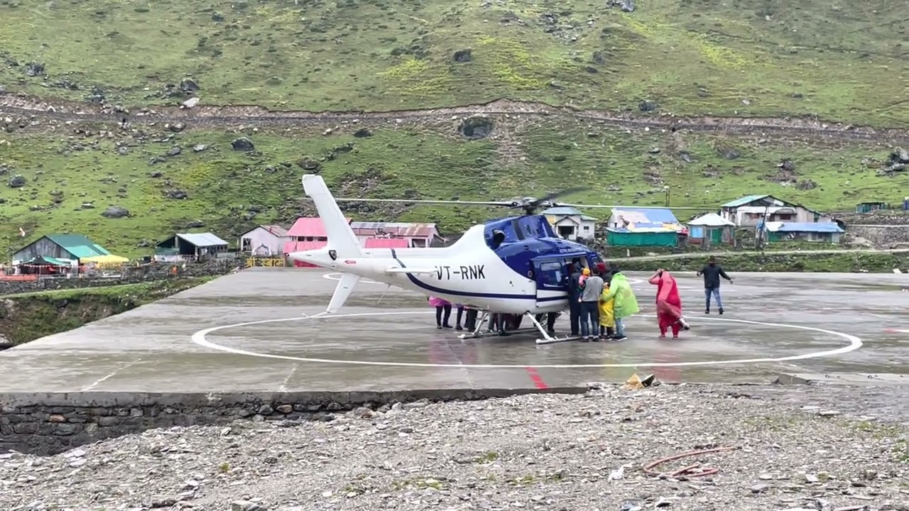 Helicopter makes emergency landing in Kedarnath
