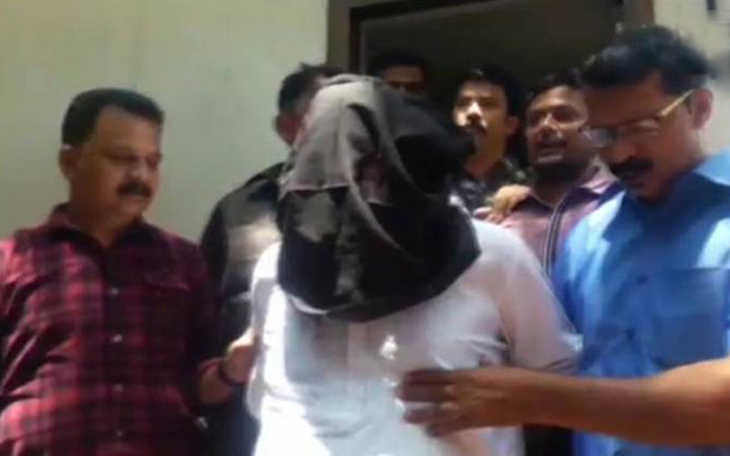 dawoodibrahimsaidetariqparveenarrested