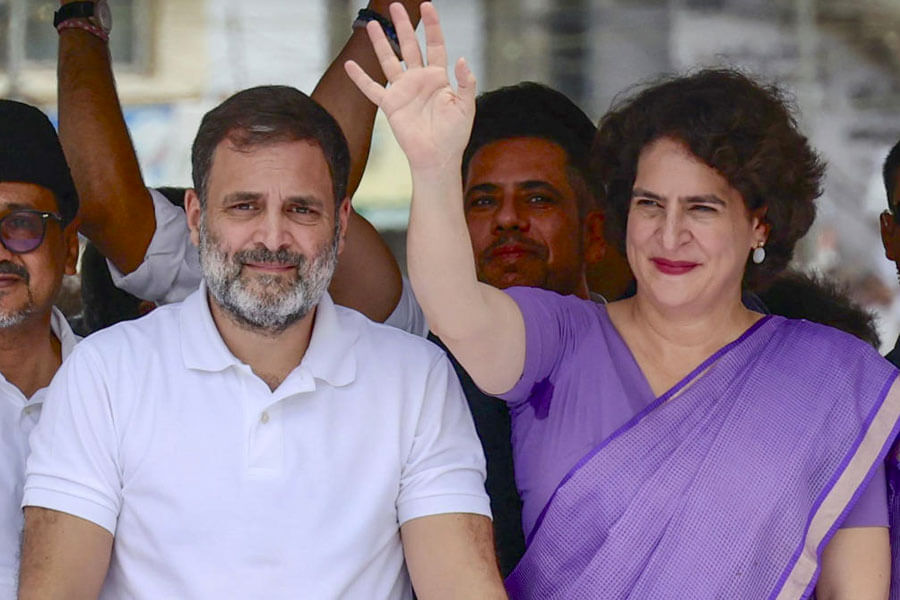 rahulgandhipriyankagandhitovisitsambhaltomorrow