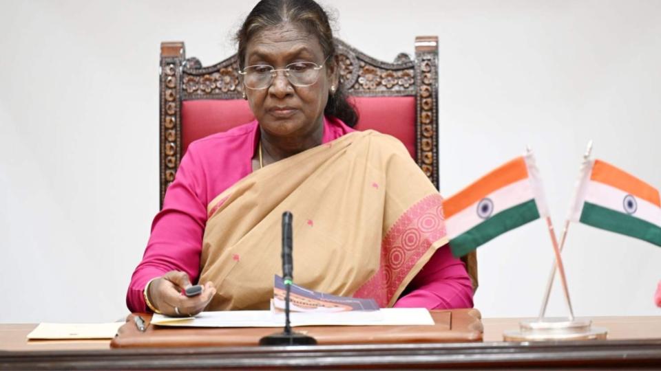 Prez Murmu pay homage to civilians, security personnel martyred 