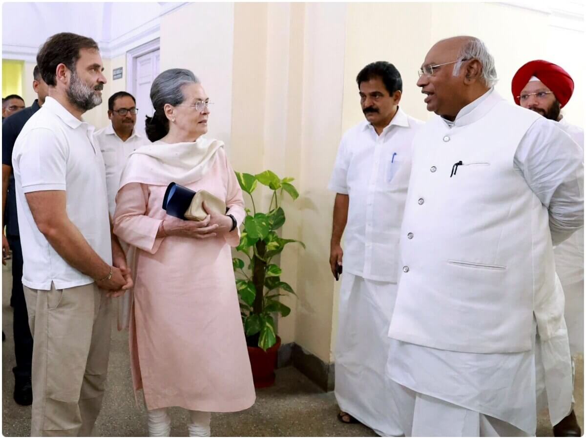Congress to launch grassroots campaign on paper leaks, ‘chanda chori’