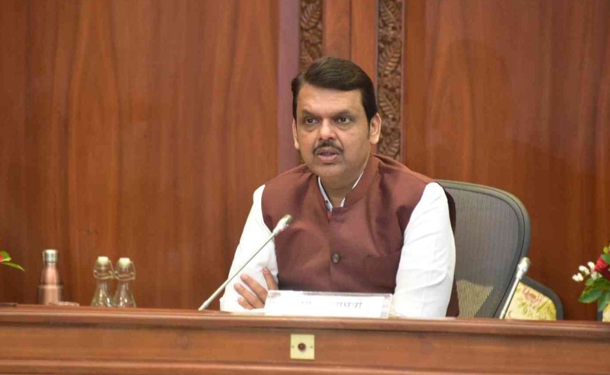 Maharashtra CM directs officials to expedite development of new medical colleges