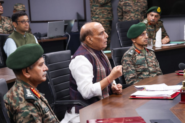 indiachinaengagedindiplomaticandmilitarytalkstoresolvelacissues:rajnathsingh
