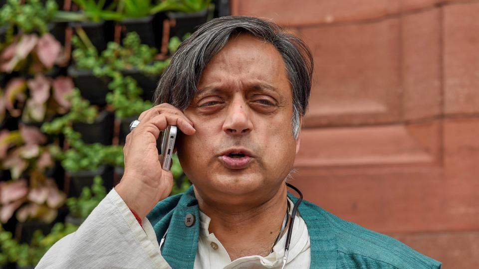 delhicourtallowscongressleadershashitharoortotravelabroad