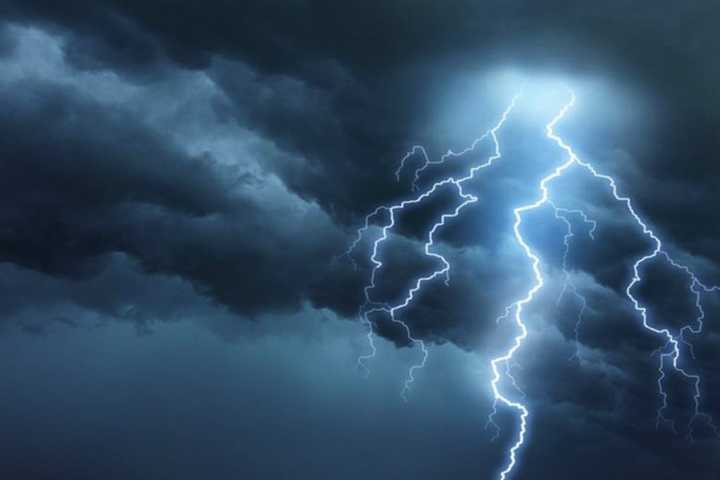 3tribalskilledinlightningstrikeinmadhyapradesh