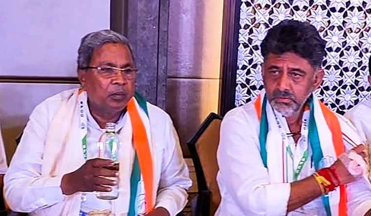 suspensecontinuesoverwhowillbethenextchiefministerofkarnataka