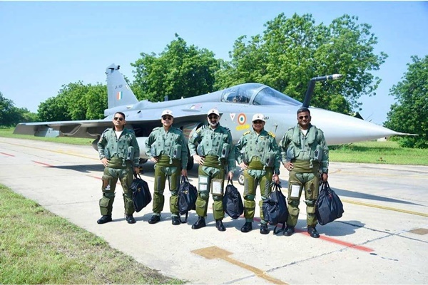 vicechiefsofallthreearmedforcesflyindigenouslcatejas