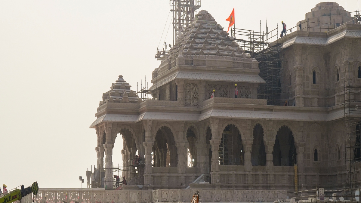 ramlallaidolinstalledinsanctumsanctorum