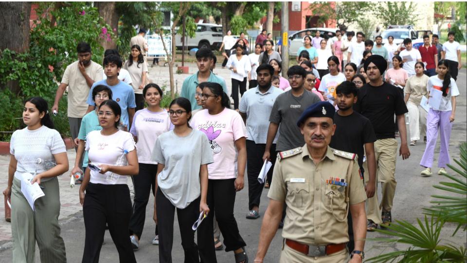 neet(ug)examconductedonmay3cancelledafterpaperleak
