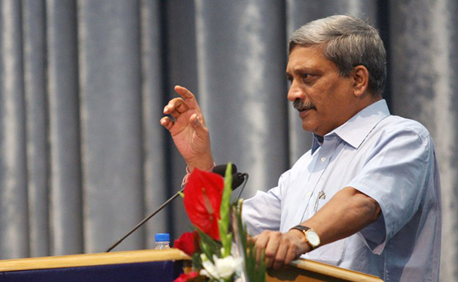 govtwantstoreduceimportdependenceindefencesector:parrikar