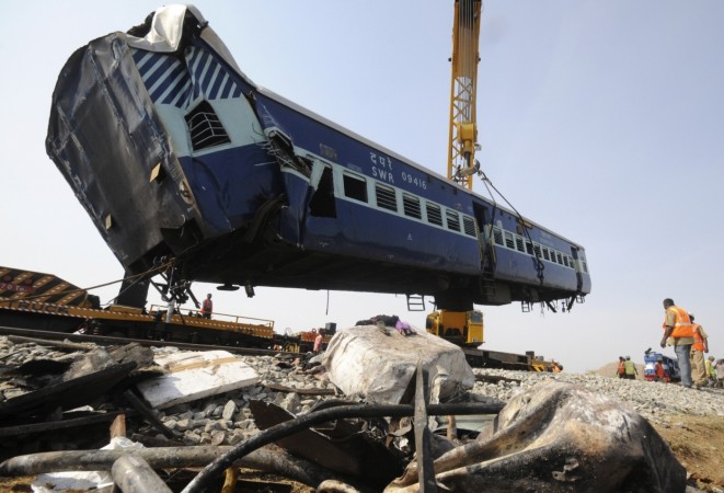 up:8coachesofmahakaushalexpressderailnearmahoba