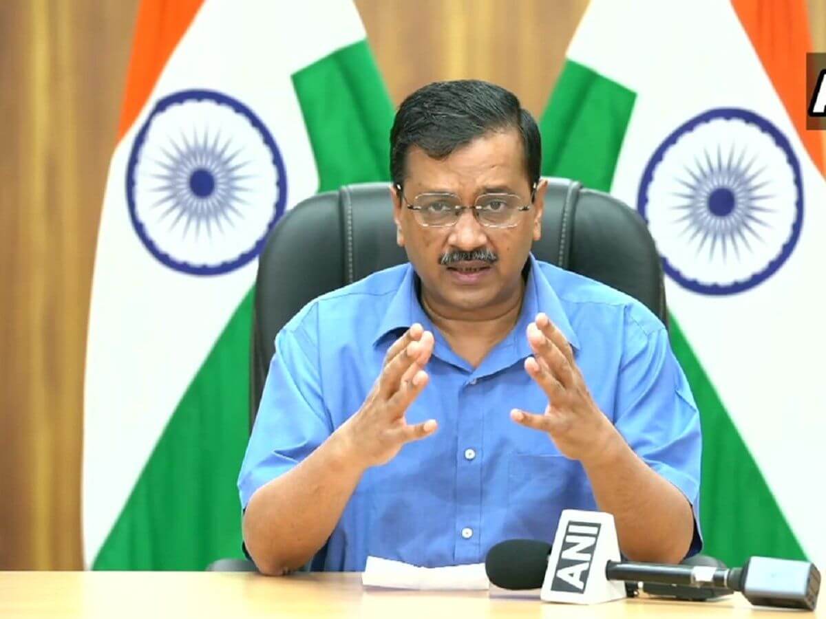 kejriwalgovtannouncestoprovidefinancialaidofrs5000to15lakhtoautorickshawtaxidrivers