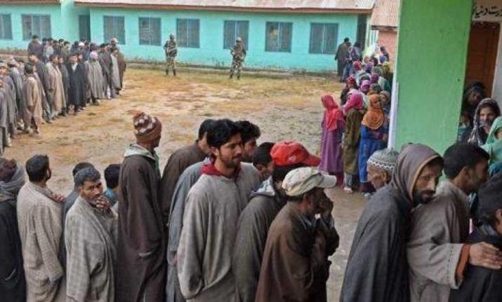 pollingbeginsfor4thphaseofpanchayatelectionsinjammukashmir