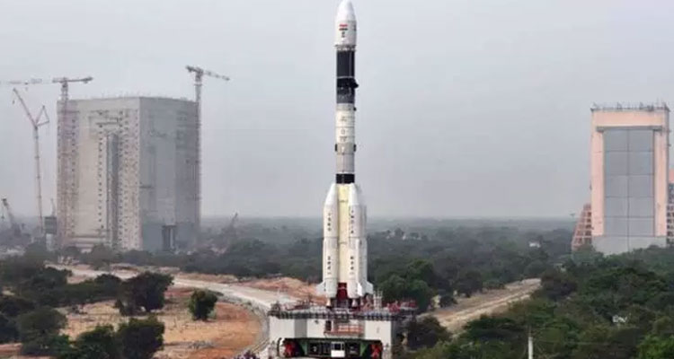 isrolaunchesgslvf08carryinggsat6acommunicationsatellite