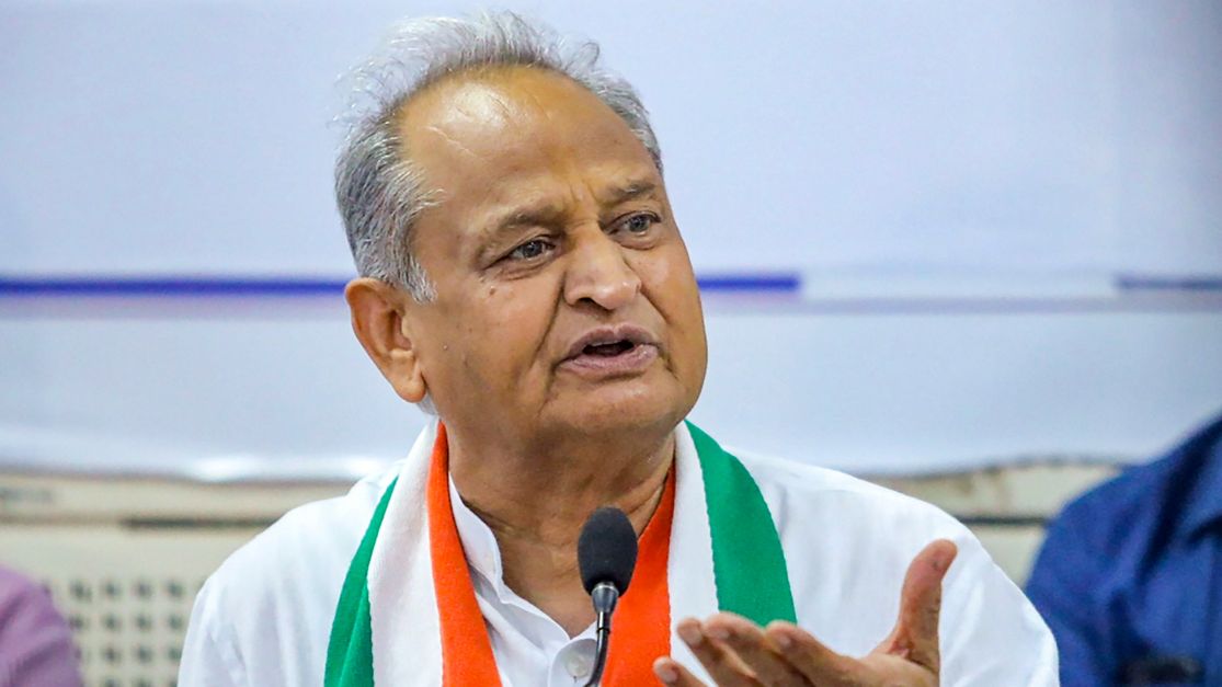 rajasthancmashokgehlothaslaunchedtheindiragandhismartphoneschemeinjaipur